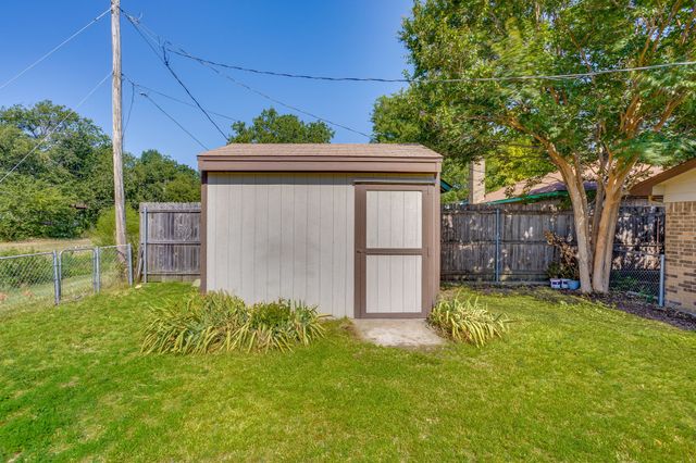 741 James Circle, Burleson, TX 76028