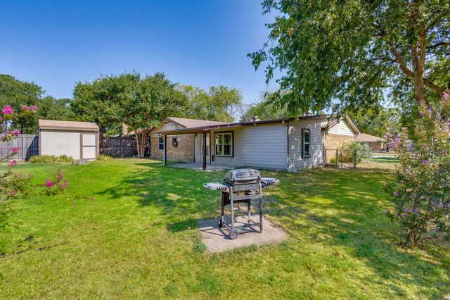741 James Circle, Burleson, TX 76028