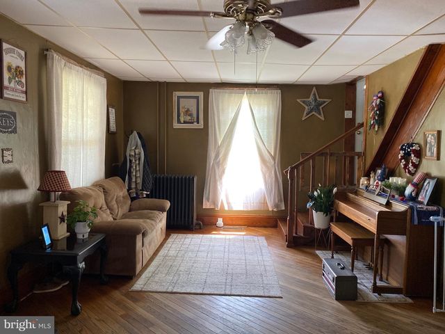 933 BARNESVILLE DR, Barnesville, PA 18214