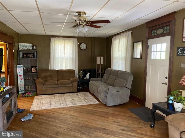 933 BARNESVILLE DR, Barnesville, PA 18214
