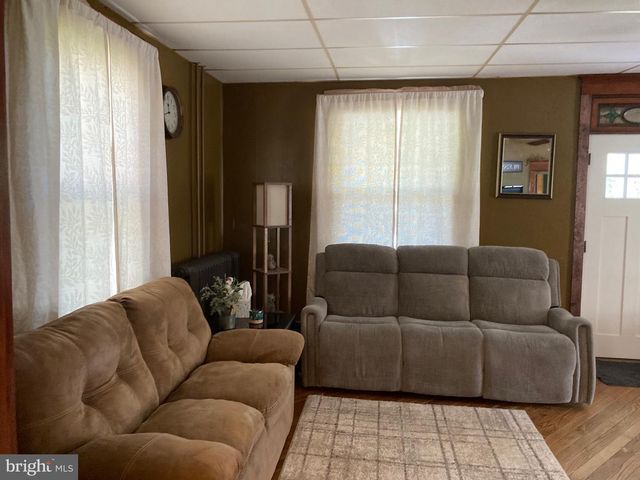 933 BARNESVILLE DR, Barnesville, PA 18214
