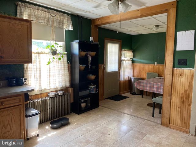 933 BARNESVILLE DR, Barnesville, PA 18214