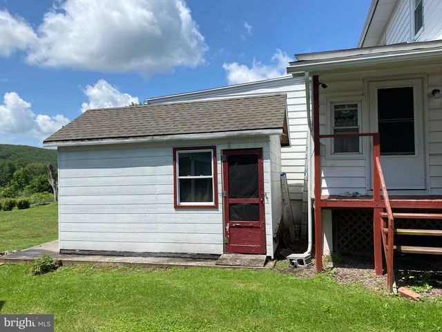 933 BARNESVILLE DR, Barnesville, PA 18214