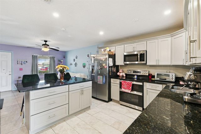 1428 HARVEY CIRCLE, Apopka, FL 32712