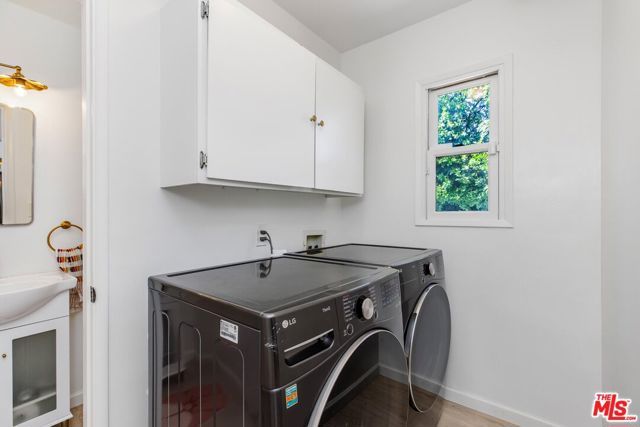 14225 Enadia Way, Van Nuys (los Angeles), CA 91405