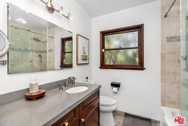 14225 Enadia Way, Van Nuys (los Angeles), CA 91405