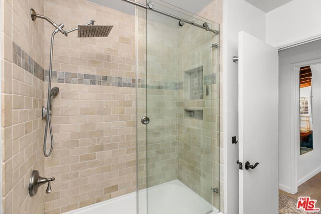 14225 Enadia Way, Van Nuys (los Angeles), CA 91405