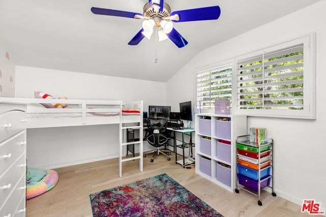 14225 Enadia Way, Van Nuys (los Angeles), CA 91405
