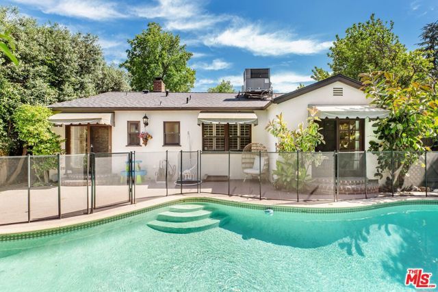 14225 Enadia Way, Van Nuys (los Angeles), CA 91405