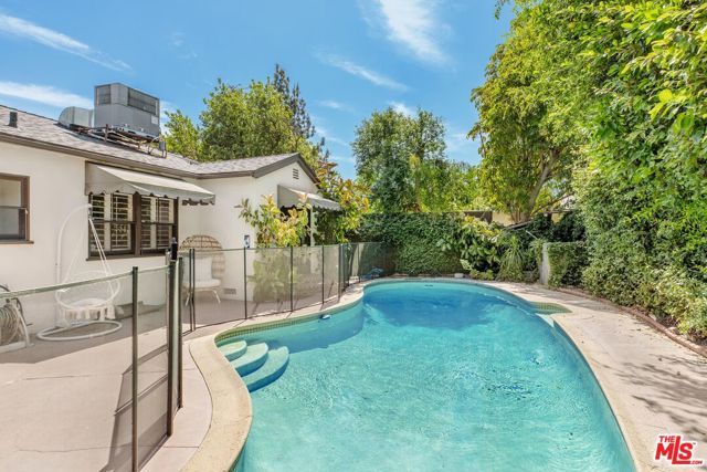 14225 Enadia Way, Van Nuys (los Angeles), CA 91405