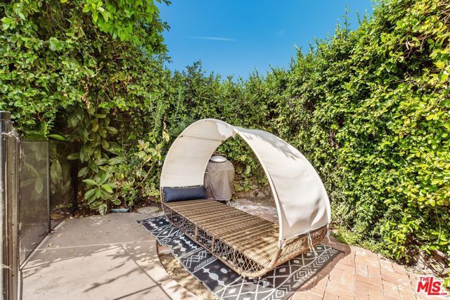 14225 Enadia Way, Van Nuys (los Angeles), CA 91405