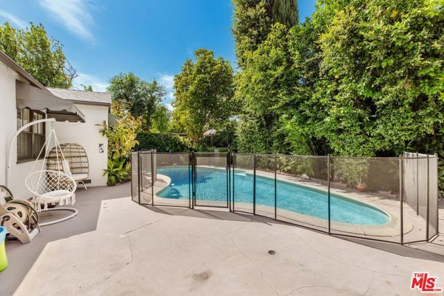 14225 Enadia Way, Van Nuys (los Angeles), CA 91405
