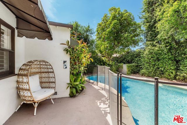14225 Enadia Way, Van Nuys (los Angeles), CA 91405