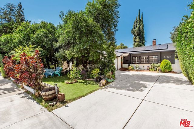 14225 Enadia Way, Van Nuys (los Angeles), CA 91405