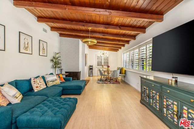 14225 Enadia Way, Van Nuys (los Angeles), CA 91405