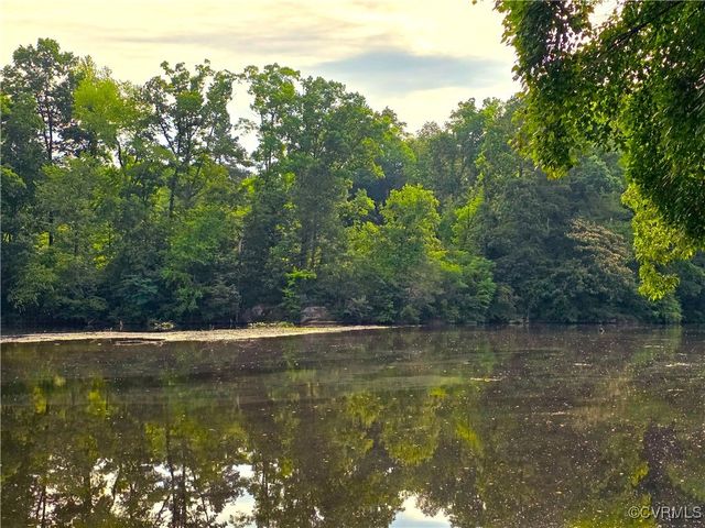 200 Swift Creek Ln, South Chesterfield, VA 23834