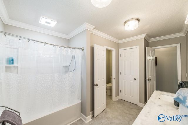 445 Golfview Drive NE, Arab, AL 35016