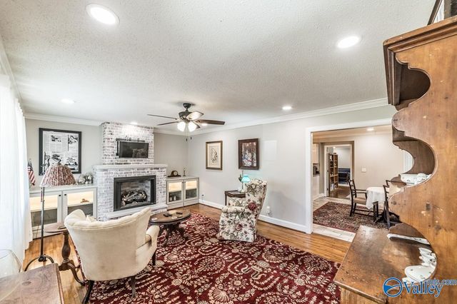 445 Golfview Drive NE, Arab, AL 35016