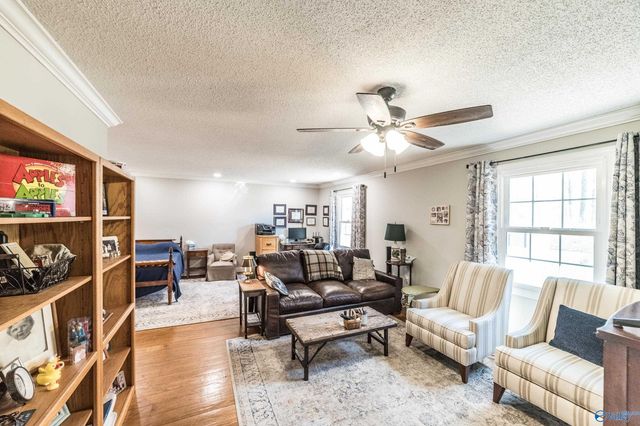 445 Golfview Drive NE, Arab, AL 35016