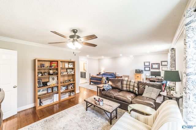 445 Golfview Drive NE, Arab, AL 35016