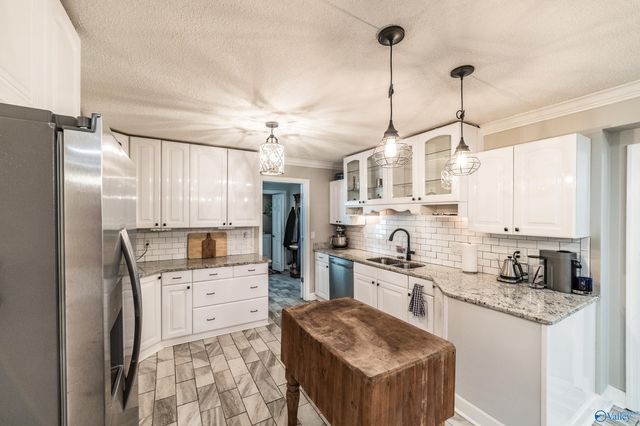 445 Golfview Drive NE, Arab, AL 35016