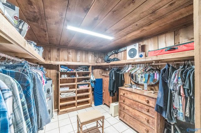 445 Golfview Drive NE, Arab, AL 35016