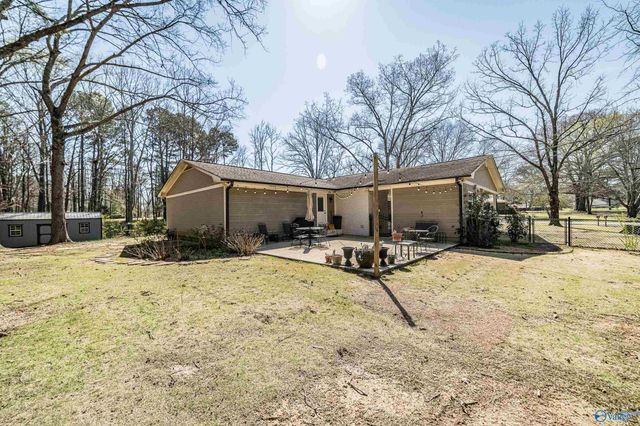 445 Golfview Drive NE, Arab, AL 35016