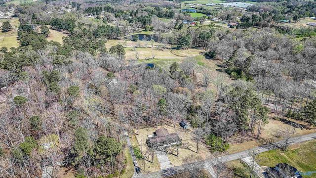 445 Golfview Drive NE, Arab, AL 35016
