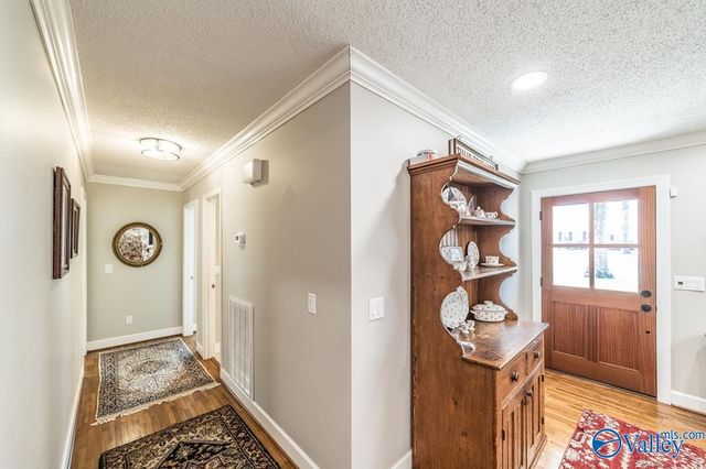 445 Golfview Drive NE, Arab, AL 35016