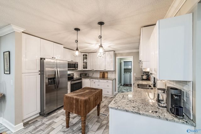 445 Golfview Drive NE, Arab, AL 35016