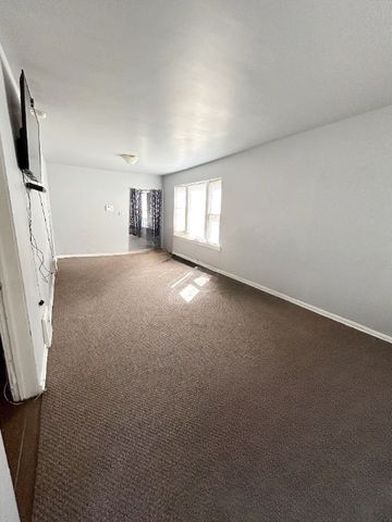 11833 S Perry Avenue, Chicago, IL 60628