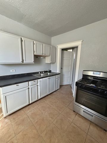 11833 S Perry Avenue, Chicago, IL 60628