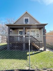 11833 S Perry Avenue, Chicago, IL 60628