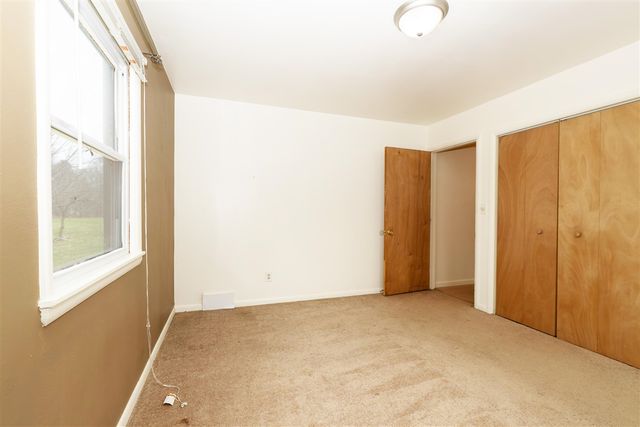 10121 S Sprinkle Road, Vicksburg, MI 49097