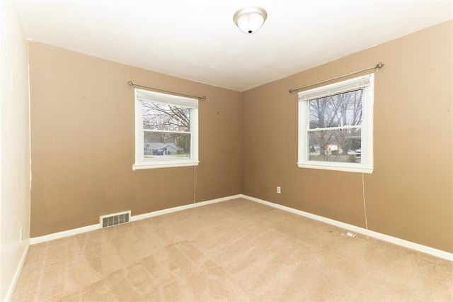 10121 S Sprinkle Road, Vicksburg, MI 49097