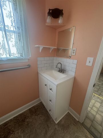 10121 S Sprinkle Road, Vicksburg, MI 49097