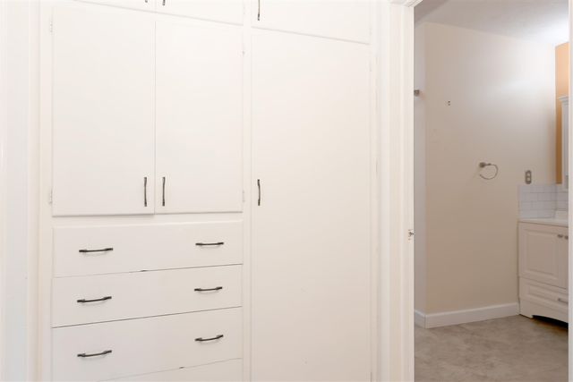 10121 S Sprinkle Road, Vicksburg, MI 49097