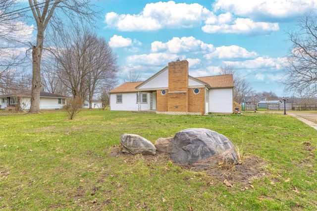 10121 S Sprinkle Road, Vicksburg, MI 49097