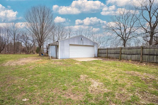 10121 S Sprinkle Road, Vicksburg, MI 49097