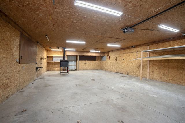 10121 S Sprinkle Road, Vicksburg, MI 49097