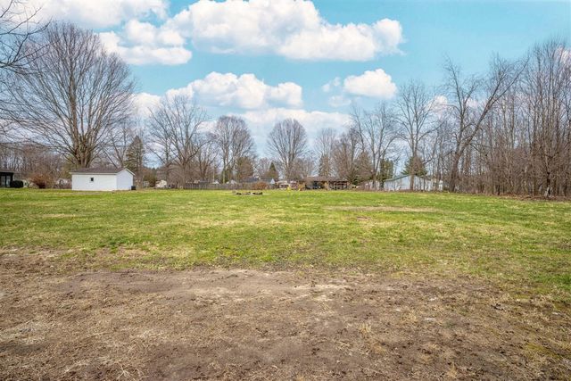 10121 S Sprinkle Road, Vicksburg, MI 49097