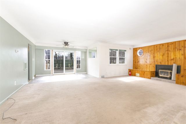 10121 S Sprinkle Road, Vicksburg, MI 49097