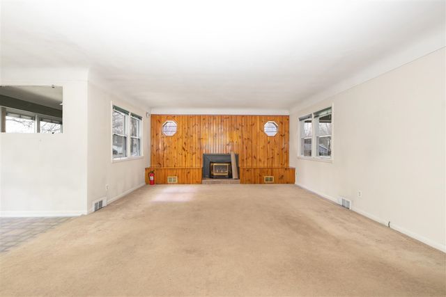 10121 S Sprinkle Road, Vicksburg, MI 49097