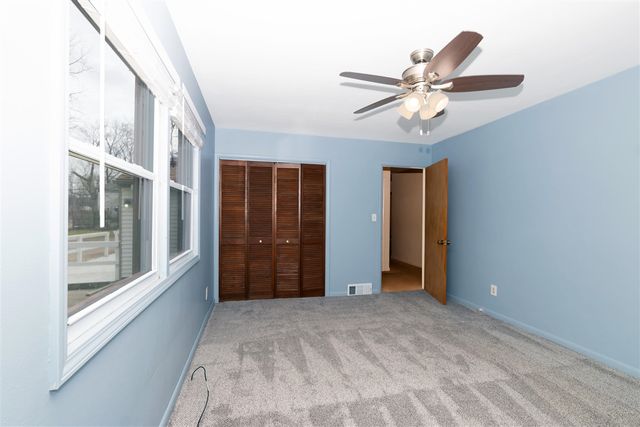 10121 S Sprinkle Road, Vicksburg, MI 49097