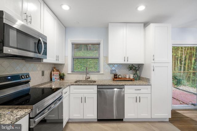 7105 GALGATE DR, Springfield, VA 22152