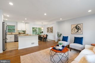 7105 GALGATE DR, Springfield, VA 22152