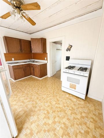 1421 Burnet Avenue, Syracuse, NY 13206