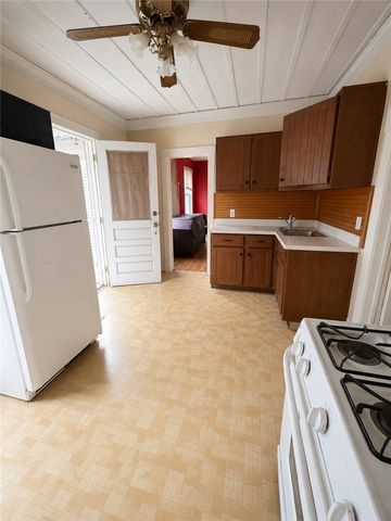 1421 Burnet Avenue, Syracuse, NY 13206