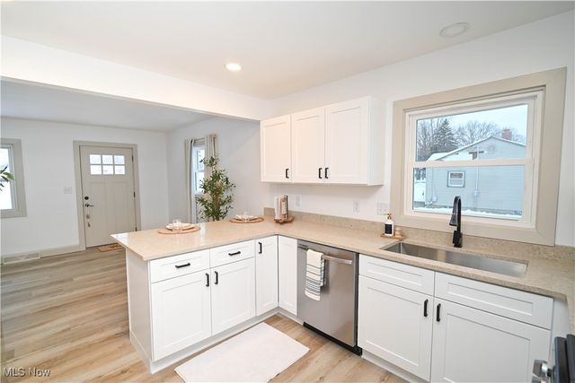 325 S Inglewood Avenue, Austintown, OH 44515