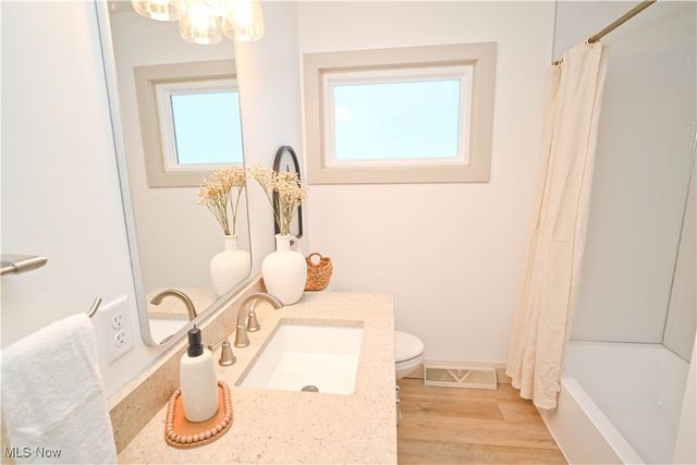 325 S Inglewood Avenue, Austintown, OH 44515